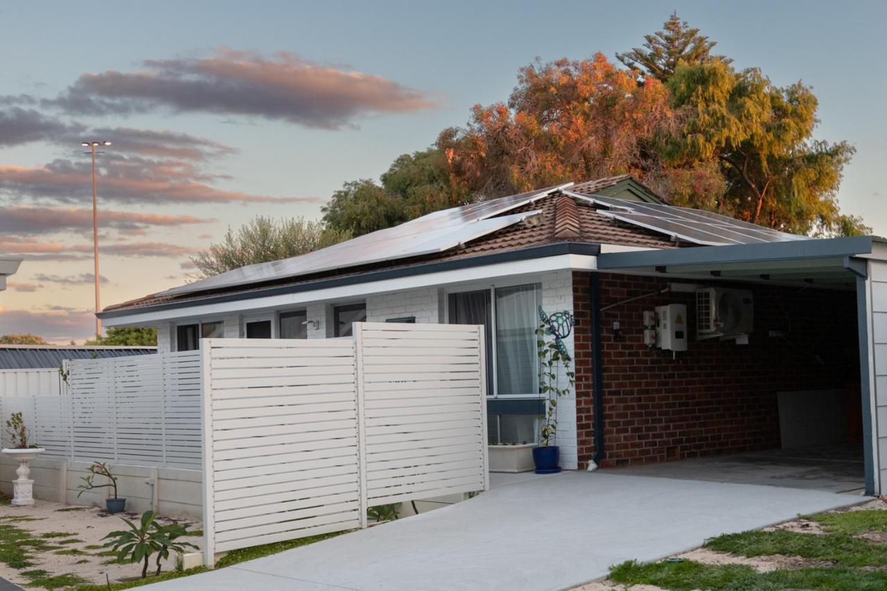 Shabby Chic Shack - 2 Bedroom Beach Cottage Yanchep Esterno foto