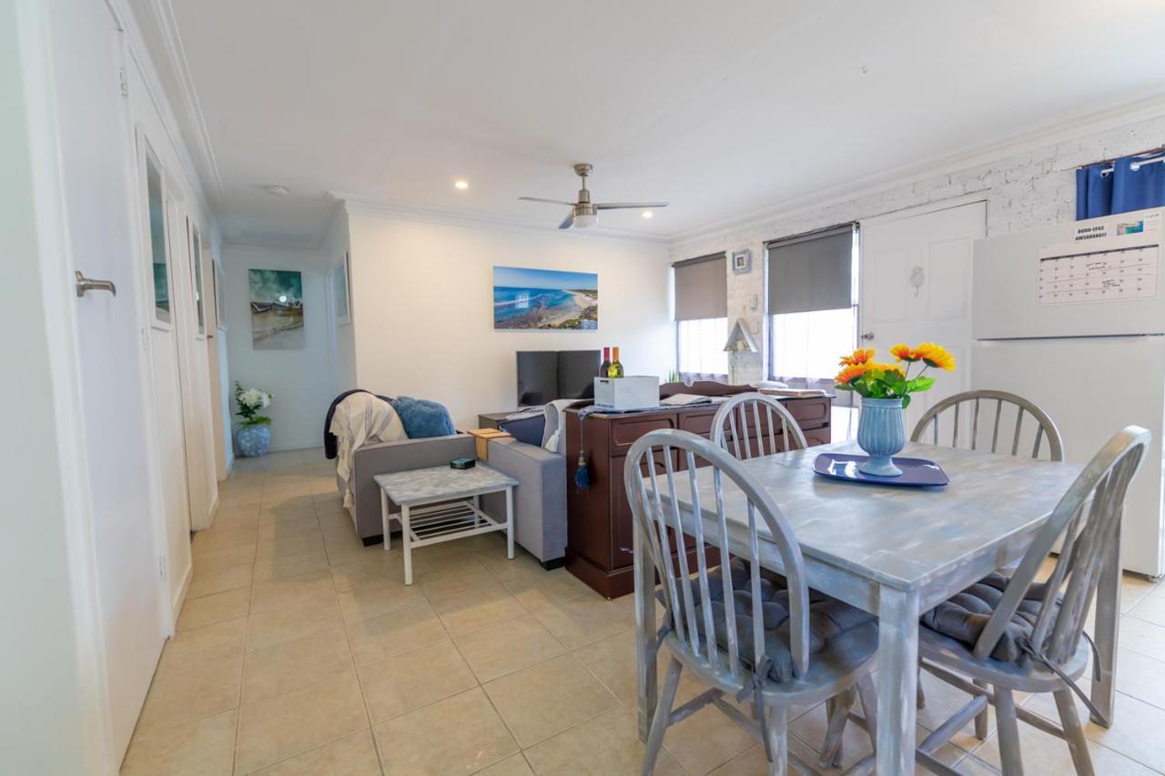 Shabby Chic Shack - 2 Bedroom Beach Cottage Yanchep Esterno foto